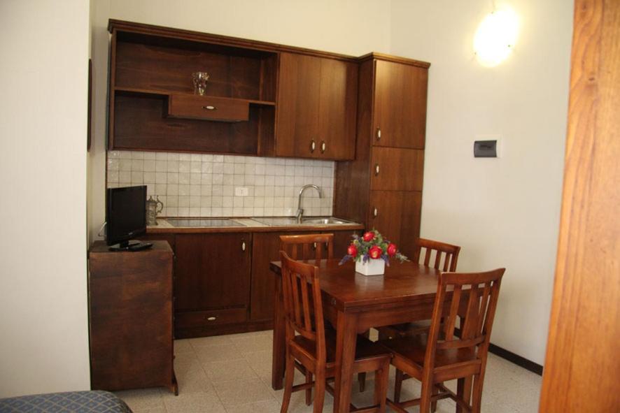 אפרטהוטל מרינה די גרוסטו C.A.V. Residenza Prisco מראה חיצוני תמונה